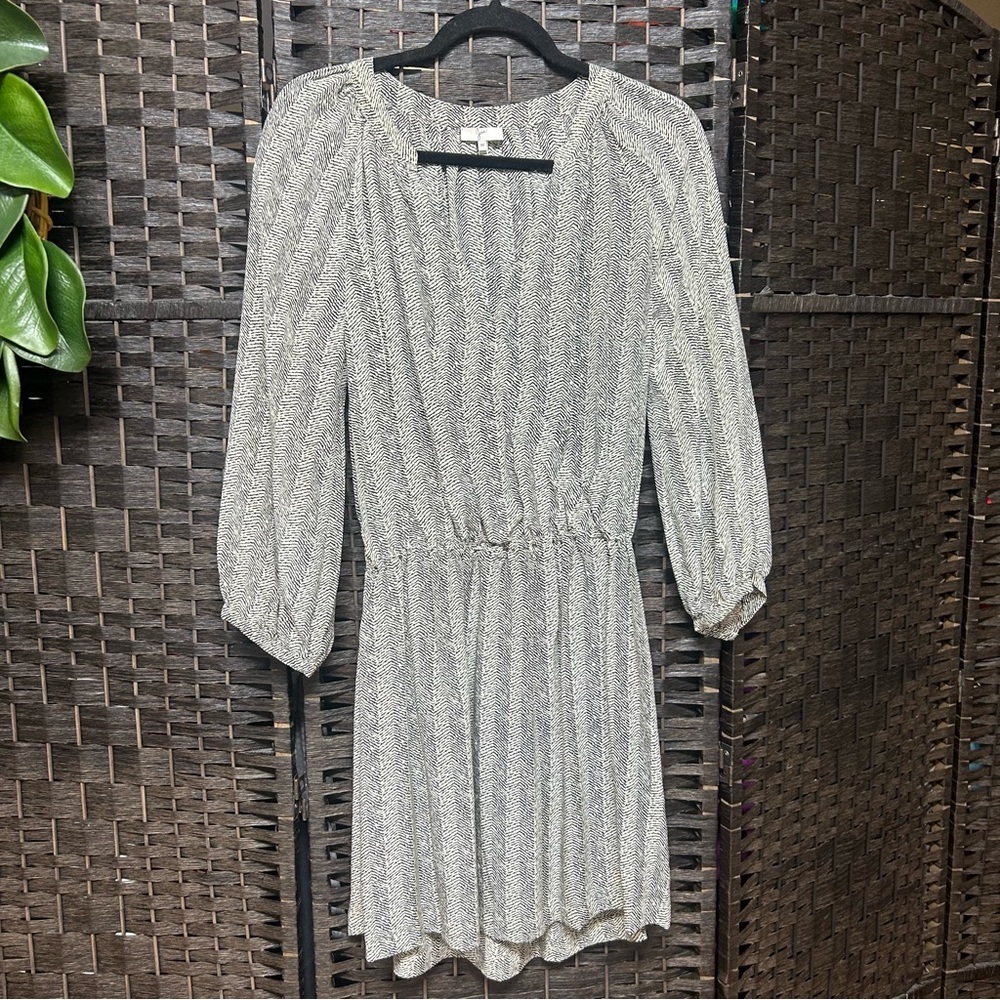 Joie silk elastic waist dress size medium lightweight flowy black and white